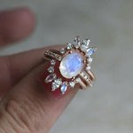 [드루와] <b>쓸쓸</b>함을 담은 보석, 월장석 (moonstone)