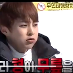 [EXO] 슈<b>무룩</b>:우리 형님이 무릎을 꿇다니...