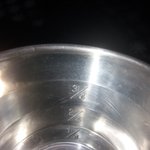 얘들아 <b>계량컵</b>? 에 4분의 2가 50g이야?