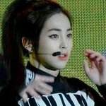 [EXO] 이 시대 최고의 아이도루는 <b>미니</b>언니다