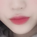 이거 내 입술인데 이런색 아는사람 ?