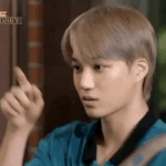 [카이] <b>음식</b>을 위해 진지하게 게임 중인 엑소 카이 종인 움짤