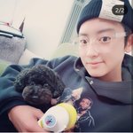 [EXO] <b>여리</b> 투명안경 ㅈㄴ 좋아ㅠ 근데 손에 뭐임?