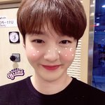 <b>누</b>가 이창섭 셀카 못찍는댔냐
