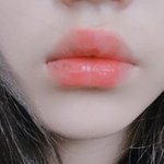 입술이 두꺼워서 너무 컴플렉스야..ㅜㅜㅠㅠㅠㅠㅠ