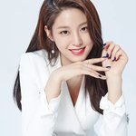 수트 입은 <b>설현</b>