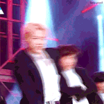 [EXO] 제니 옆에서 밥먹는 카이.<b>jpg</b>