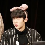 뉴이스트 4명 합성하면 아론나옴