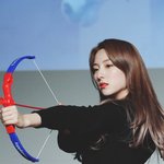 팬들의 주접을 본 같은 그룹 다른 반응