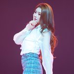 시선을 <b>강탈</b>하는 '폭풍멋짐' 女돌