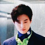 [EXO] 형광<b>연두</b> 어울리는 사람 처음 봄