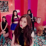 얘 뭔가 <b>아이즈</b>원 닮았음