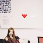 로제 생일 축하해주는 블랙핑크 멤버들