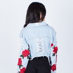 청자켓에 수 놓은 <b>자수</b> 작품들