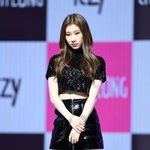 <b>ITZY</b>쇼케이스 채령 피부 개하얗다..