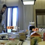 [EXO] <b>아침인사</b>가 이렇게 다정할일이냐