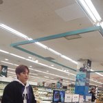 [EXO] 민석이 장 보는 새 짤 떴는데 너무 ㅋㅋㅋ