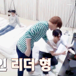 [EXO] 찡찡 세훈이 손잡아 주는 준며니 진짜 엄마 느낌임ㅋㅋ