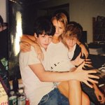 에즈라 밀러 신동사 걔 케빈에 대하여 걔