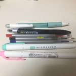 [댓글부탁해] 난 필기구 정말 필요한거만 들고다니는데