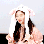 <b>수지</b> 머리에 뭐 씌우고 싶어서 <b>팬</b>싸하는듯ㅋㅋㅋㅋㅋ