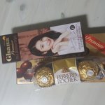 [드루와] 발렌타인<b>때</b> 받은 초코먹어야<b>징</b>