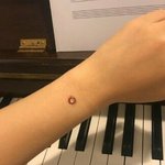 [댓글부탁해] <b>손목</b>에 피어싱한거 봐주라 어때!?
