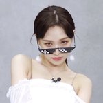 얘들아 너네 <b>파데</b> 머 씀?