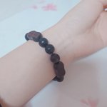 팔에 <b>염주</b>차고잇는 애 보면 먼생각들어