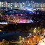 밤에 버스 <b>창가</b>에서 이어폰 꽂고 노래들으면
