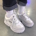 <b>데일리</b>하게 신을 신발을 골라주면 깊티를 쏜다