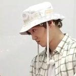 [EXO] 음식 처음 나왔을때 준면이 눈빛 좀 봐ㅋㅋ