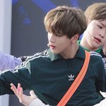 [댓글부탁해] 동네 목욕탕 나 혼자 있는데 <b>배쓰밤</b> 풀어도 돼??