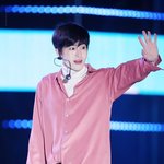 [EXO] 핑크색 혹시 김준면을 위해 만들어진 <b>색이</b> 아닐까?