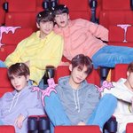 <b>TXT</b> 두번째 컨포 뜸