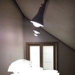 내방에 <b>레일</b>조명 달았는데 볼사럼??