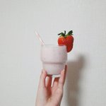 [댓글부탁해] 초간단 딸기<b>우유</b> 만들긔