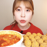 뜬금없긴 한데 당황스러워서 <b>글</b> 함 써<b>봄</b>
