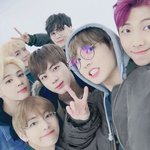 [방탄소년단] 애들<b>단체</b>사진쫌주라 이삐들ㅠㅠ