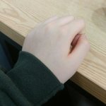 나 <b>조명</b>땜에 손 먼가 하얗게나옴