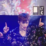 [NCT] 마크 이 옷 다시<b>입어</b>주세요