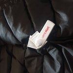 [방탈죄송] 인터넷으로 옷을 샀는데 이거 <b>제거</b>법 아시는 분ㅠㅠ