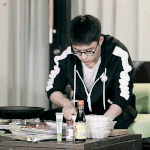 [EXO] 어제 엑사세 이제 봤는데 경수 <b>칼질</b>이 장난아닌데?