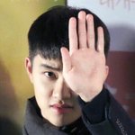 [EXO] 경수가 눈앞에 이러고 있으면 가위낸다<b>vs</b>주먹낸다