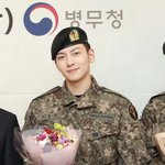 <b>전역</b>을 앞 둔 지창욱