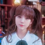 [러블리즈] 지연이랑 수정이 놀이공원때 <b>뒤태</b>사진 있는 사람