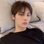 [댓글부탁해] 황민현 방<b>금전</b> 올린 셀카