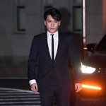 [댓글부탁해] 승리 경찰 <b>자진</b> 출석