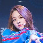 태양이 <b>해고</b>될 만큼 눈부신 女돌