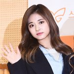 쯔위 이거 <b>젖살</b>빠진거야?